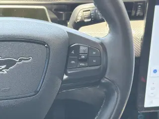 Ford Mustang Mach-E 2023 AWD Premium 4dr SUV