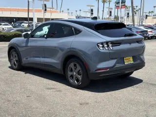 Ford Mustang Mach-E 2023 Select 4dr SUV