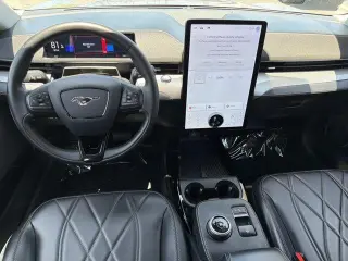 Ford Mustang Mach-E 2023 Select 4dr SUV