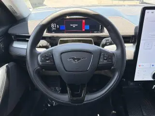 Ford Mustang Mach-E 2023 Select 4dr SUV
