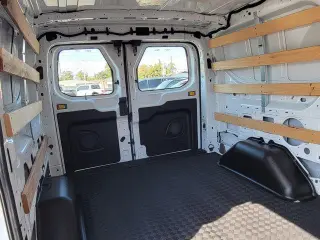 Ford Transit 2025 250 3dr LWB Techo Bajo Furgón de Carga