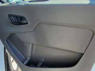 Ford Transit 2025 250 3dr LWB Techo Bajo Furgón de Carga
