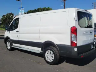Ford Transit 2025 250 3dr LWB Techo Bajo Furgón de Carga