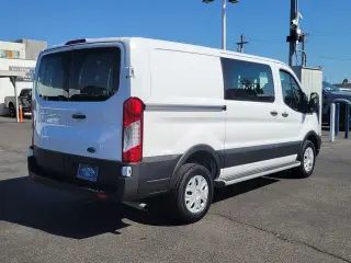 Ford Transit 2025 250 3dr LWB Techo Bajo Furgón de Carga