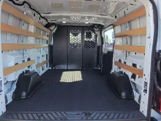Ford Transit 2025 250 3dr LWB Techo Bajo Furgón de Carga