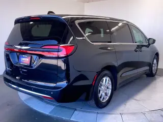 Chrysler Pacifica 2025 Select 4dr Mini-Van