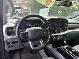 Ford F-150 2021 4x4 XLT 4dr SuperCrew 5.5 ft. SB