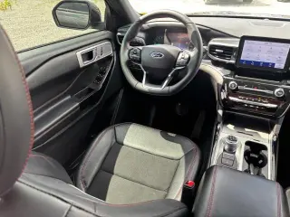 Ford Explorer 2024 con tracción en las cuatro ruedas ST-Line 4dr SUV