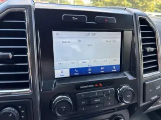 Ford F-150 2017 4x4 XLT 4dr SuperCrew 5.5 ft. SB