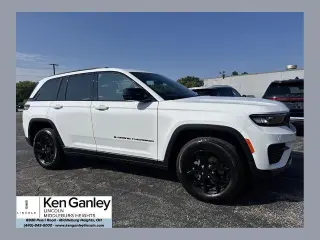 Jeep Grand Cherokee 2025 4x4 Laredo 4dr SUV