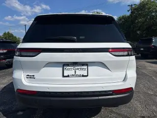 Jeep Grand Cherokee 2025 4x4 Laredo 4dr SUV