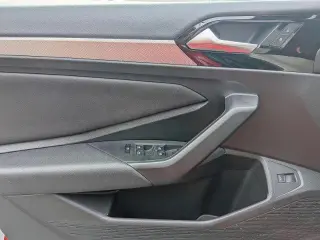 Volkswagen Jetta 2019 R-Line 4dr Sedán