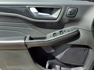 Ford Escape 2023 con tracción en las ruedas ST-Line Select 4dr SUV