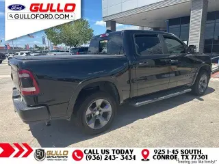 Ram 1500 2022 4x4 Big Horn 4dr Crew Cab con cabina de 5.6 pies de largo Pickup
