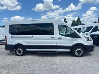 Ford Transit 2024 350 XL 3dr LWB Techo de Medio Piso Furgoneta de Pasajeros