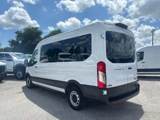 Ford Transit 2024 350 XL 3dr LWB Techo de Medio Piso Furgoneta de Pasajeros