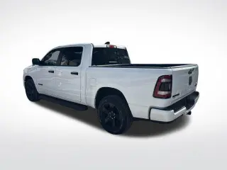 Ram 1500 2023 4x4 Big Horn 4dr Crew Cab con 5.6 ft. SB Pickup