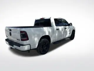 Ram 1500 2023 4x4 Big Horn 4dr Crew Cab con 5.6 ft. SB Pickup