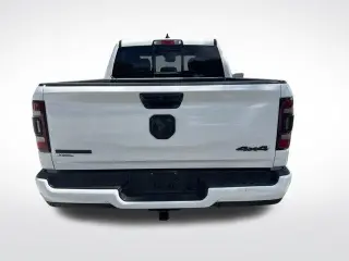 Ram 1500 2023 4x4 Big Horn 4dr Crew Cab con 5.6 ft. SB Pickup
