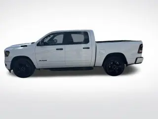 Ram 1500 2023 4x4 Big Horn 4dr Crew Cab con 5.6 ft. SB Pickup