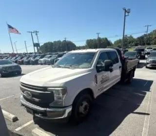 Ford F-350 Super Duty 2020 4x2 Lariat 4 puertas Crew Cab 179 in. WB DRW Chassis
