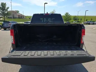 Ram 1500 2021 4x4 Big Horn 4 puertas Crew Cab Pickup con carrocería larga de 5,6 pies