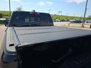 Ram 1500 2021 4x4 Big Horn 4 puertas Crew Cab Pickup con carrocería larga de 5,6 pies