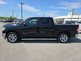Ram 1500 2021 4x4 Big Horn 4 puertas Crew Cab Pickup con carrocería larga de 5,6 pies