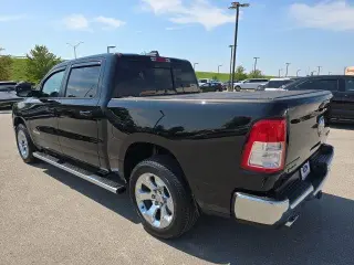 Ram 1500 2021 4x4 Big Horn 4 puertas Crew Cab Pickup con carrocería larga de 5,6 pies