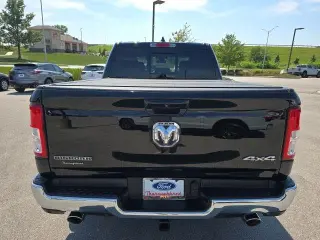 Ram 1500 2021 4x4 Big Horn 4 puertas Crew Cab Pickup con carrocería larga de 5,6 pies
