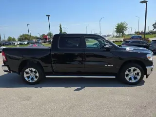 Ram 1500 2021 4x4 Big Horn 4 puertas Crew Cab Pickup con carrocería larga de 5,6 pies