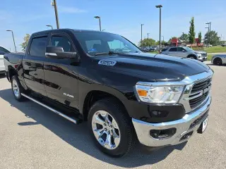 Ram 1500 2021 4x4 Big Horn 4 puertas Crew Cab Pickup con carrocería larga de 5,6 pies