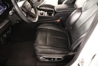 Jeep Grand Cherokee 2022 4x2 Overland 4dr SUV (lanzamiento a mitad de año)