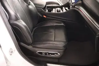 Jeep Grand Cherokee 2022 4x2 Overland 4dr SUV (lanzamiento a mitad de año)