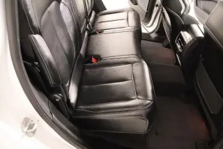 Jeep Grand Cherokee 2022 4x2 Overland 4dr SUV (lanzamiento a mitad de año)