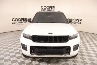 Jeep Grand Cherokee 2022 4x2 Overland 4dr SUV (lanzamiento a mitad de año)