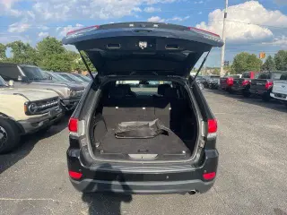 Jeep Grand Cherokee 2019 4x4 Laredo 4dr SUV