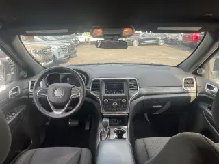Jeep Grand Cherokee 2019 4x4 Laredo 4dr SUV