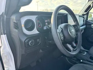 Jeep Wrangler 2025 4x4 Sport 4dr SUV