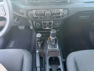 Jeep Wrangler 2025 4x4 Sport 4dr SUV