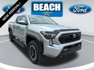 Toyota Tacoma 2025 4x4 SR5 4puertas Doble Cabina 5.0 ft SB