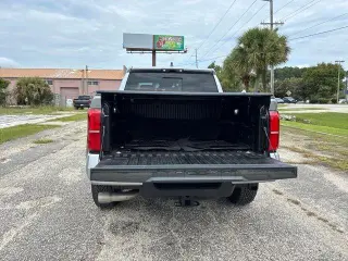 Toyota Tacoma 2025 4x4 SR5 4puertas Doble Cabina 5.0 ft SB
