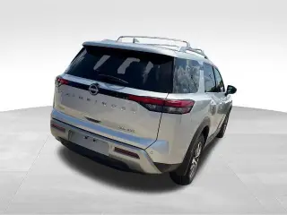 Nissan Pathfinder 2023 AWD SL 4dr SUV