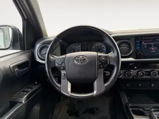 Toyota Tacoma 2017 4x4 TRD Sport 4dr Double Cab 5.0 ft SB 6A
