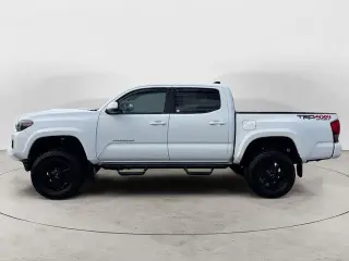 Toyota Tacoma 2017 4x4 TRD Sport 4dr Double Cab 5.0 ft SB 6A