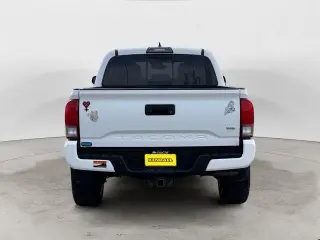 Toyota Tacoma 2017 4x4 TRD Sport 4dr Double Cab 5.0 ft SB 6A