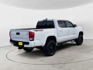 Toyota Tacoma 2017 4x4 TRD Sport 4dr Double Cab 5.0 ft SB 6A