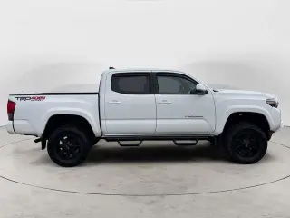 Toyota Tacoma 2017 4x4 TRD Sport 4dr Double Cab 5.0 ft SB 6A