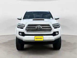 Toyota Tacoma 2017 4x4 TRD Sport 4dr Double Cab 5.0 ft SB 6A