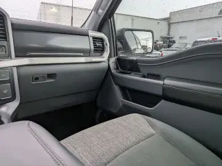 Ford F-150 Lightning 2023 AWD XLT 4dr SuperCrew 5.5 ft. SB